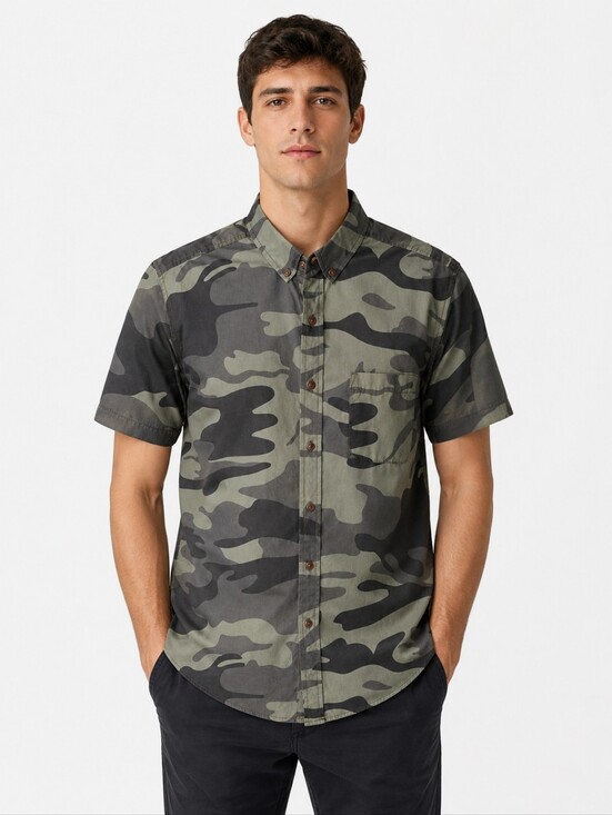 True Craft Other - True Craft Men’s Short Sleeve Camo Button-Down Casual Shirt Medium‎